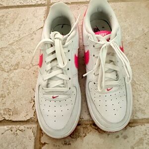 Nike Air Force 1 Kids White and Pink